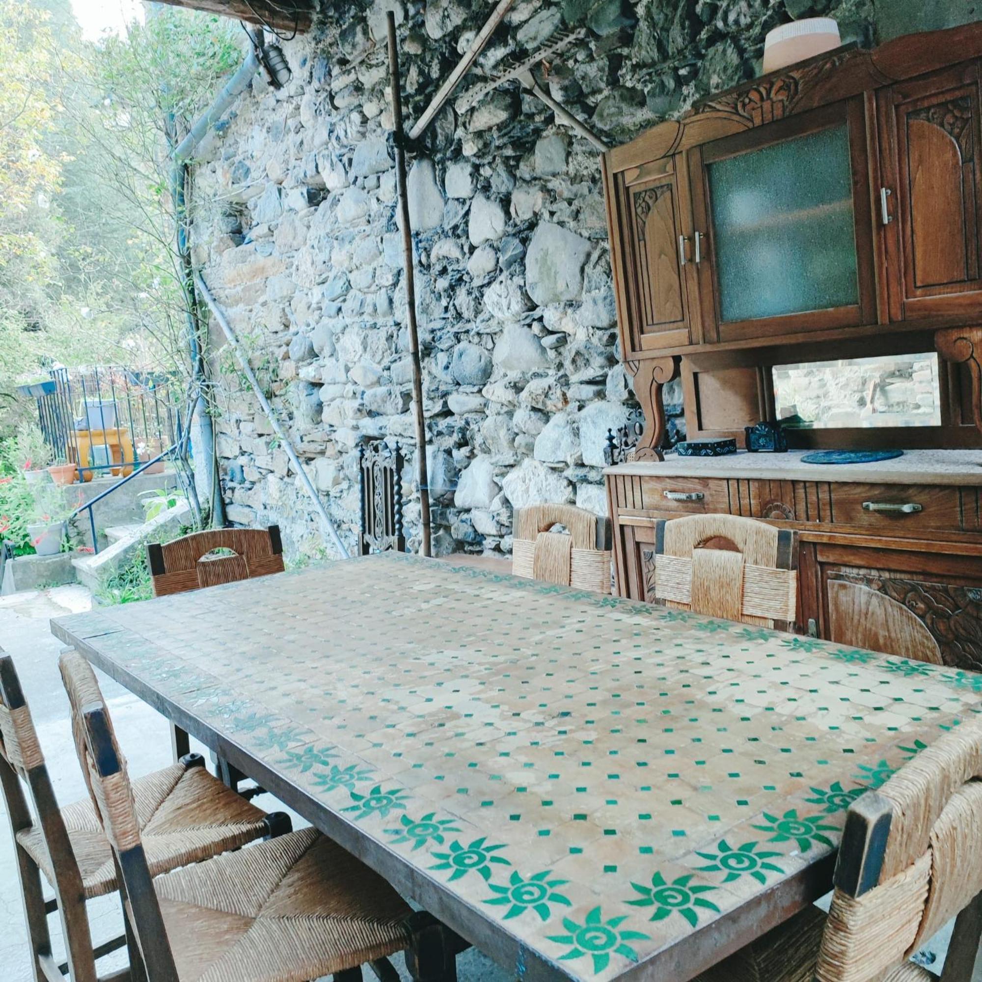 Gîte et jardin en bord de rivière Saumane Buitenkant foto